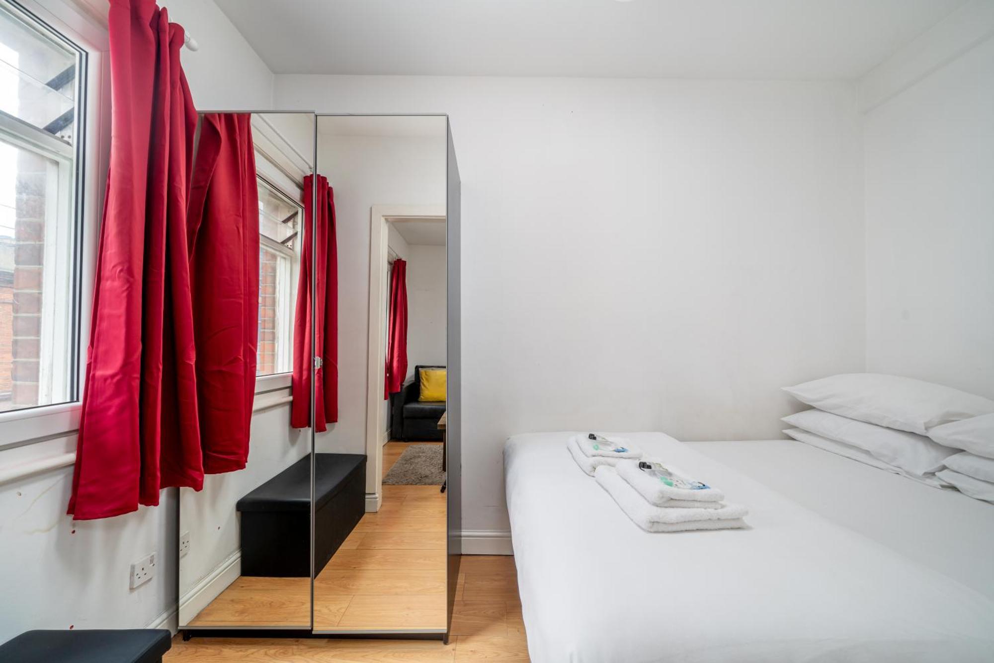 לונדון Carnaby & Oxford Street - Central Soho - One Bedroom - Double Bed & Sofabed מראה חיצוני תמונה